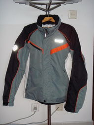 外貿(mào)服裝 運(yùn)動(dòng)服裝生產(chǎn)供應(yīng)商與服飾制造的專業(yè)指南